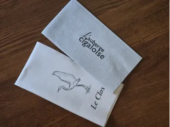 Serviettes spunlace teintée à personnaliser pour restaurant
